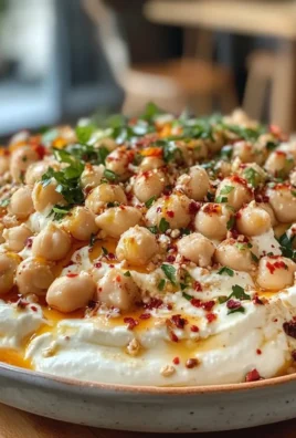 Fattet Hummus (Chickpea and Yogurt Fatteh)